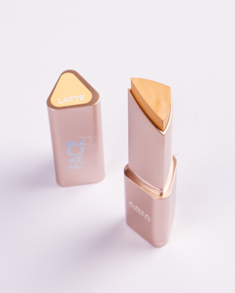Aria Cosmetics Stick Bronzer+Contorno+Base Latte 8Gr - Imagen 2